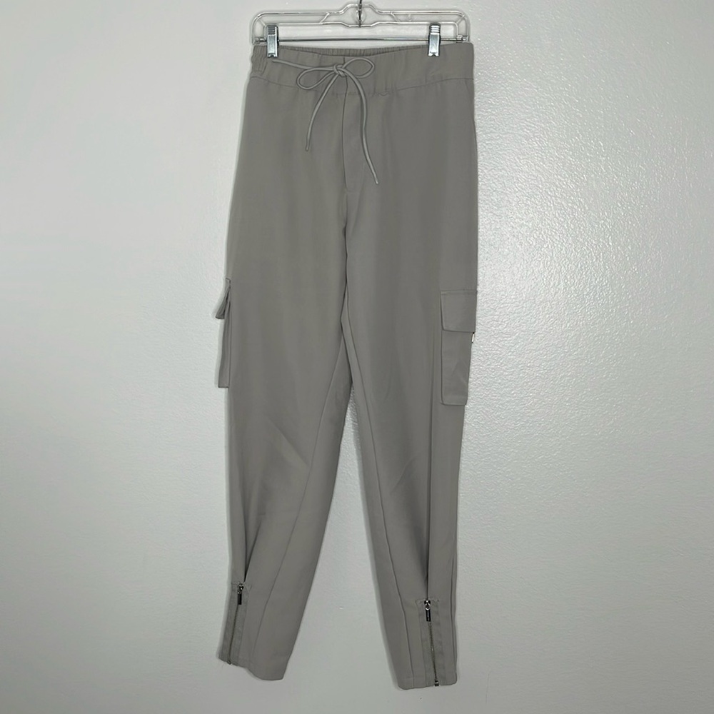 Maniere De Voir Women's Light Gray Cargo Zip Hem Stretch Pants US Size 12